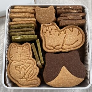 蓋を開けたらこんな感じに猫ちゃんが並んでいます